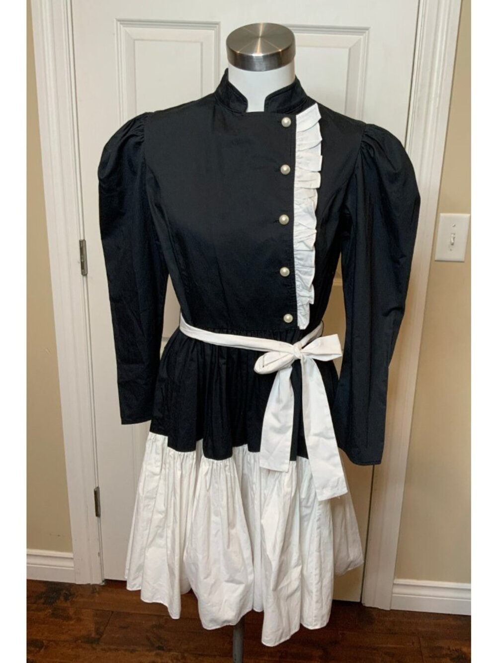 Batsheva Black & White Ruffle Pearl Button Sadie Dress, Size 6 - Picture 2 of 9